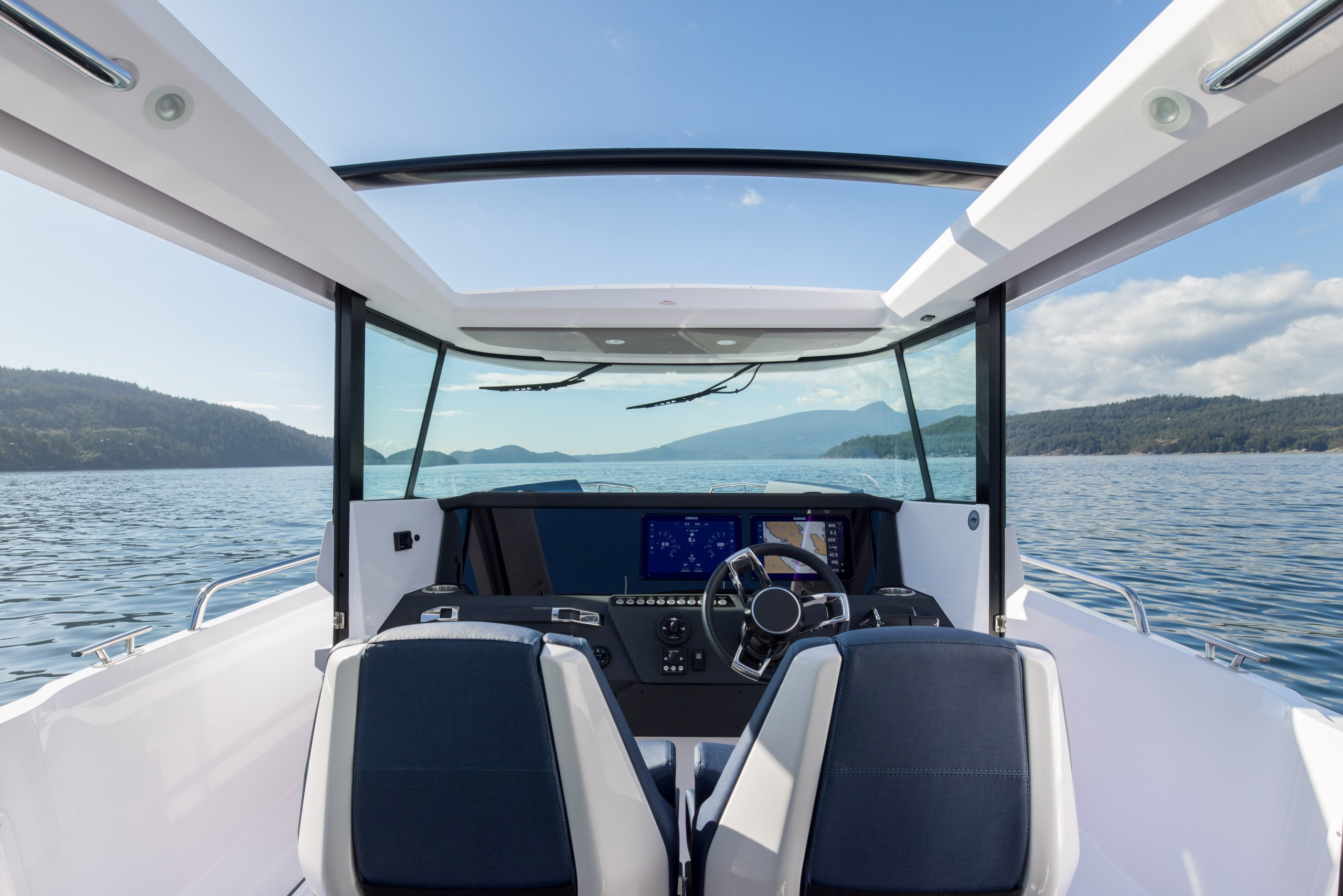 Axopar 29 XC Cross Cabin marketing photo