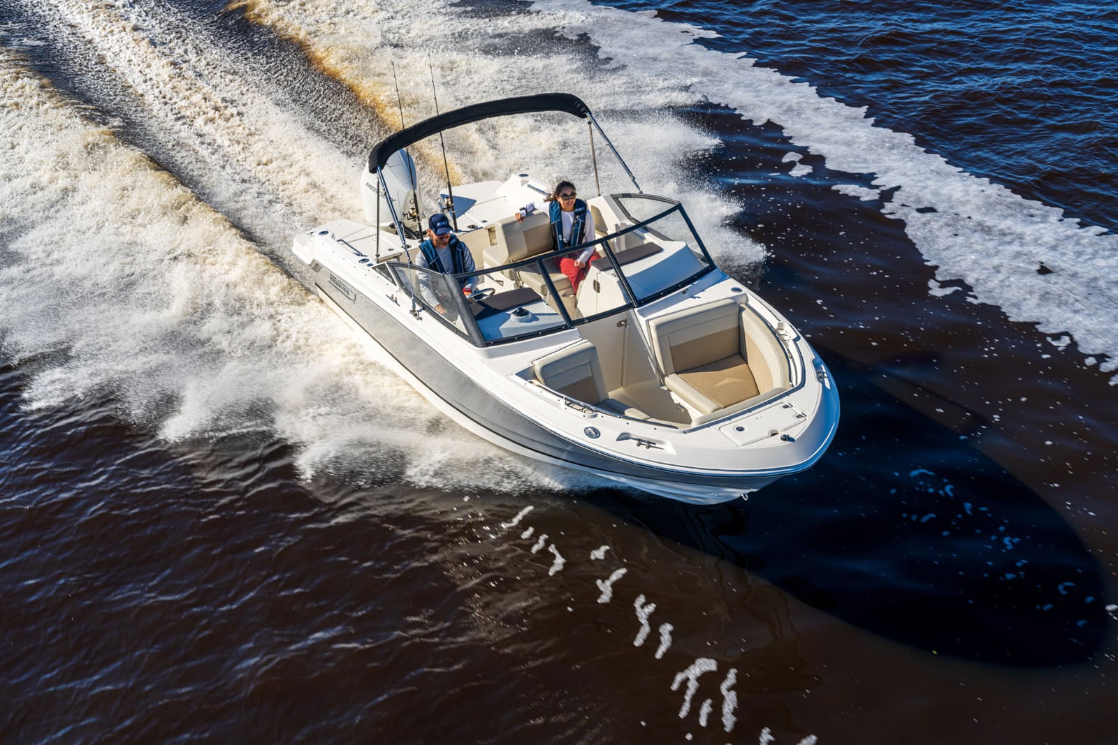 210 Vantage marketing photo