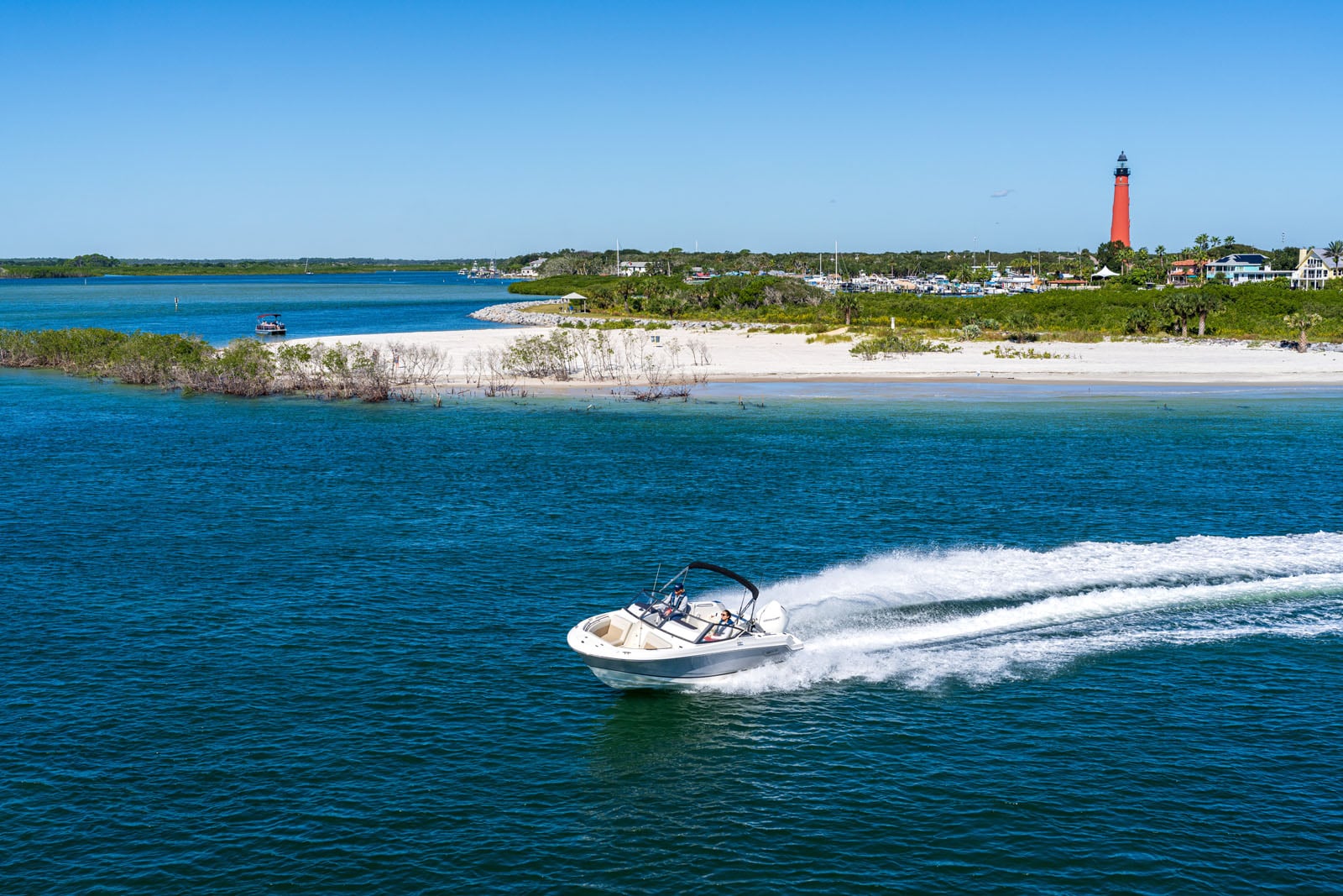 210 Vantage marketing photo