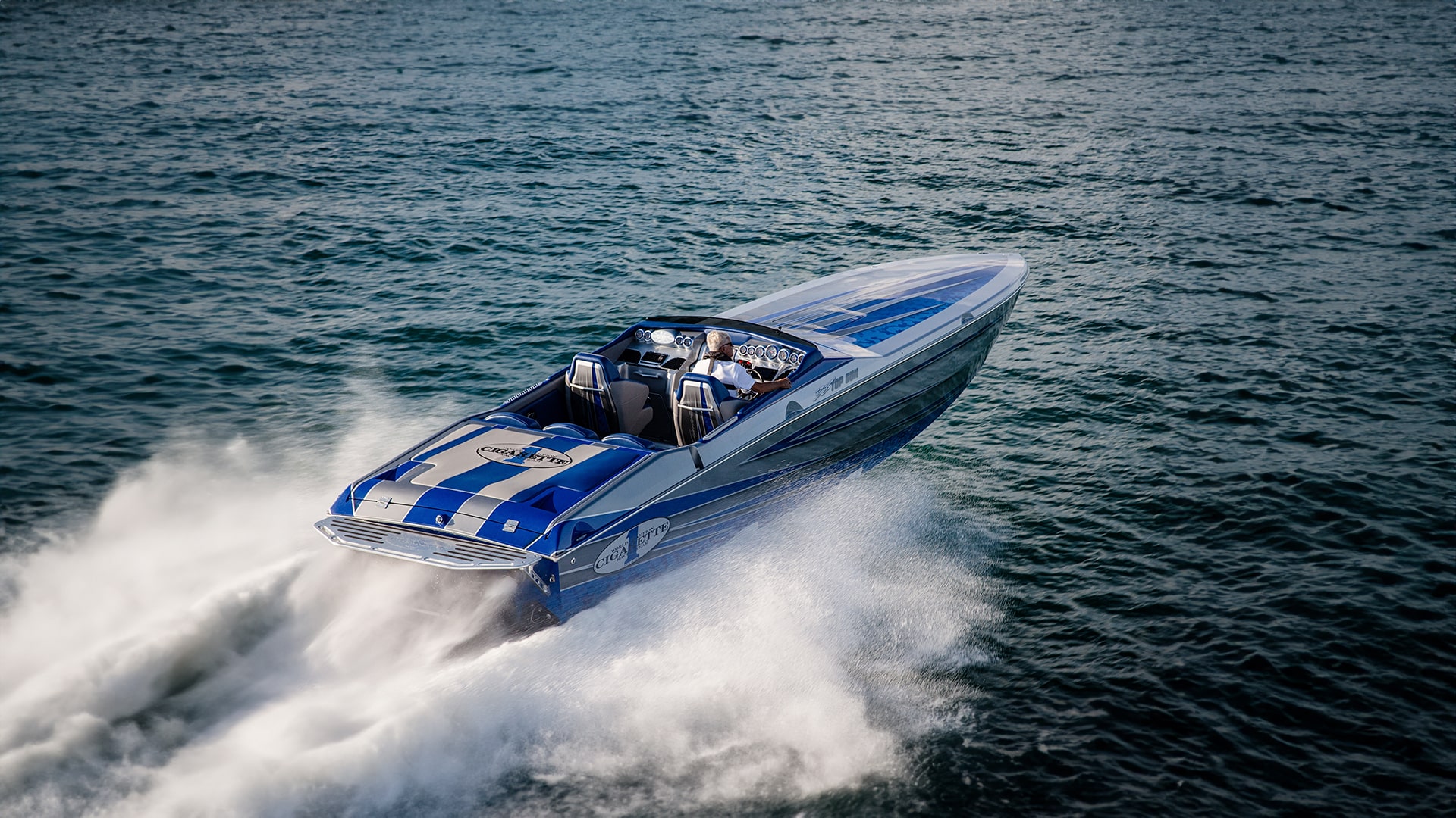 38′ Top Gun marketing photo