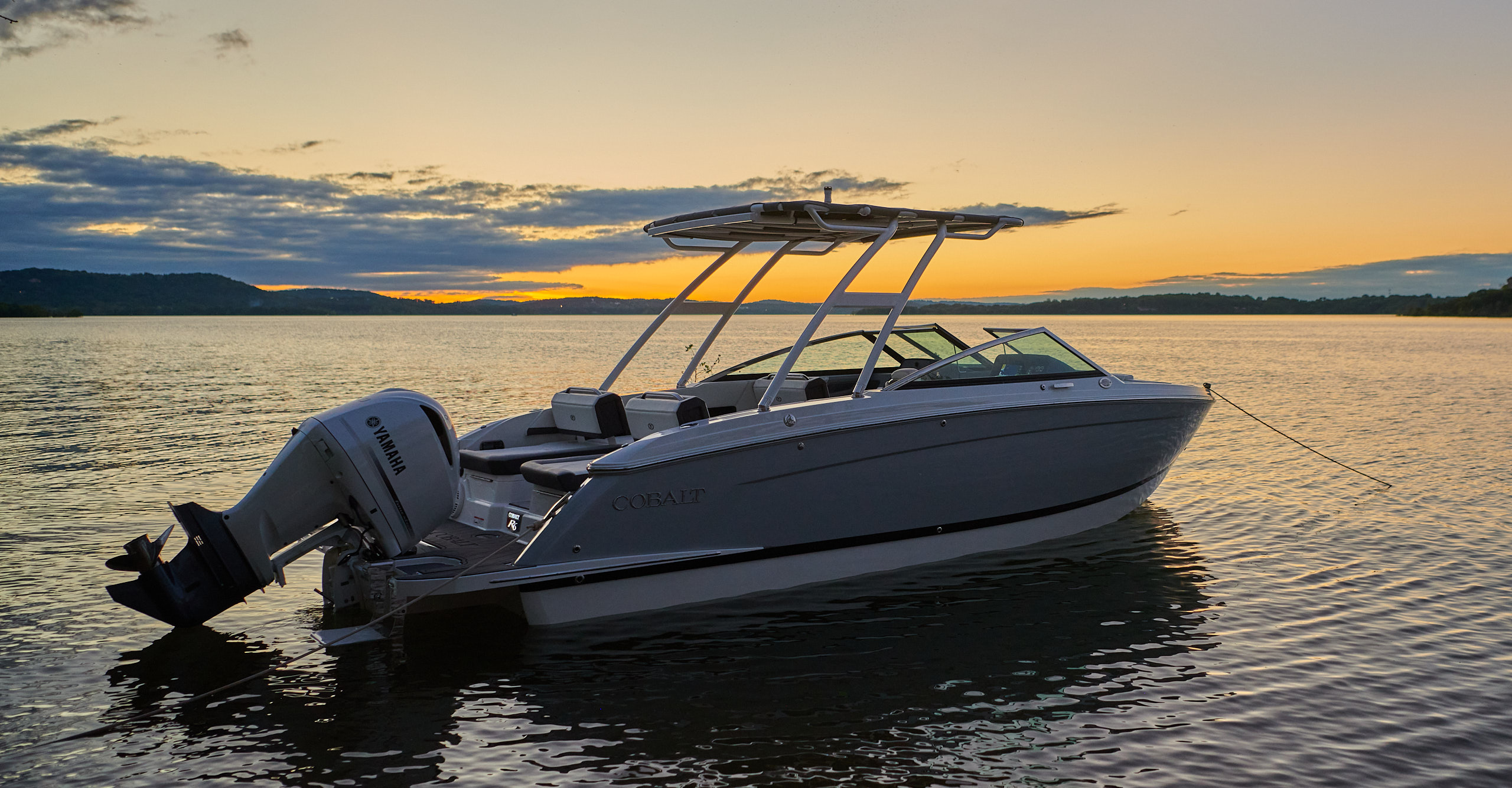 R6 Outboard marketing photo