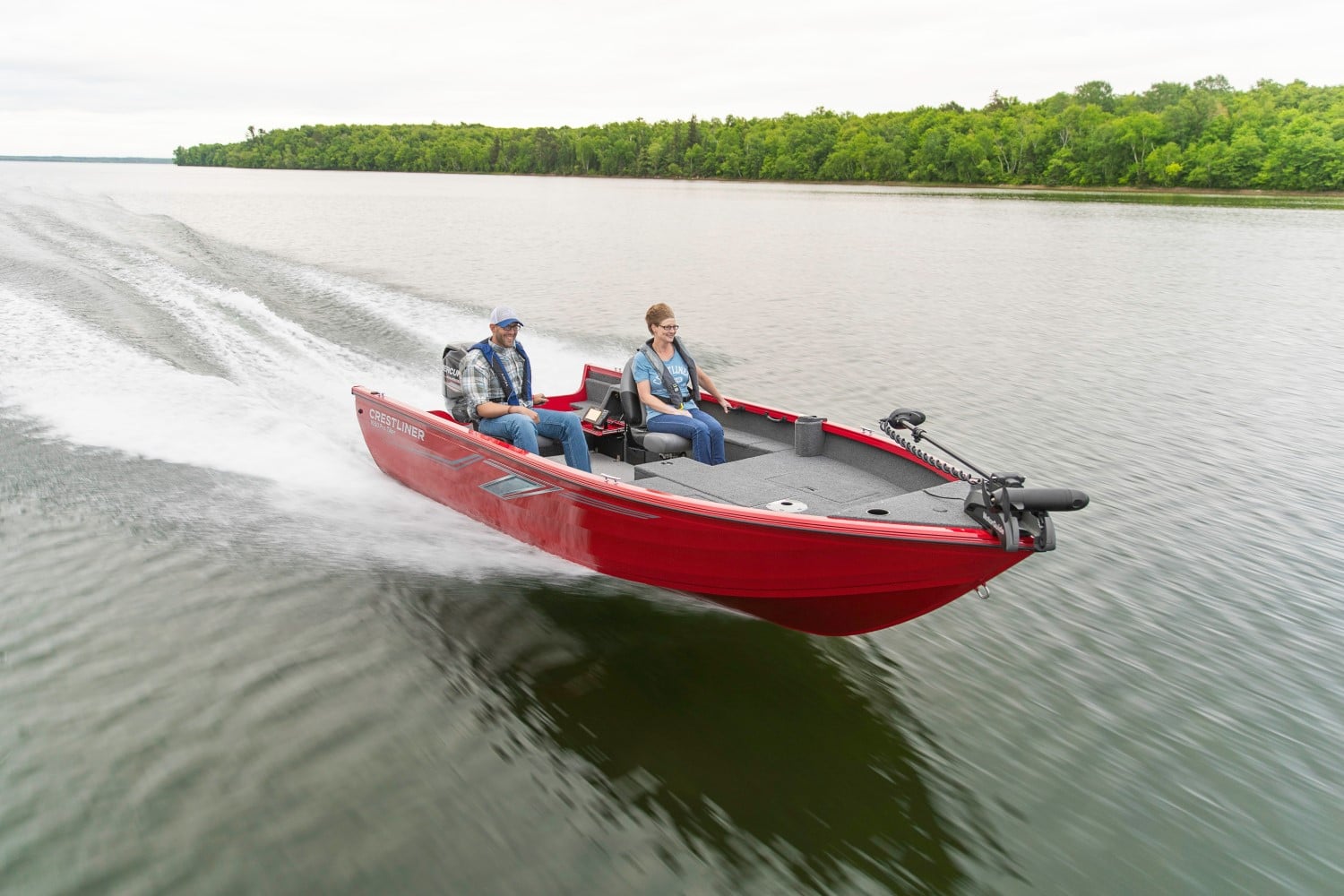 1650 Discovery Tiller marketing photo