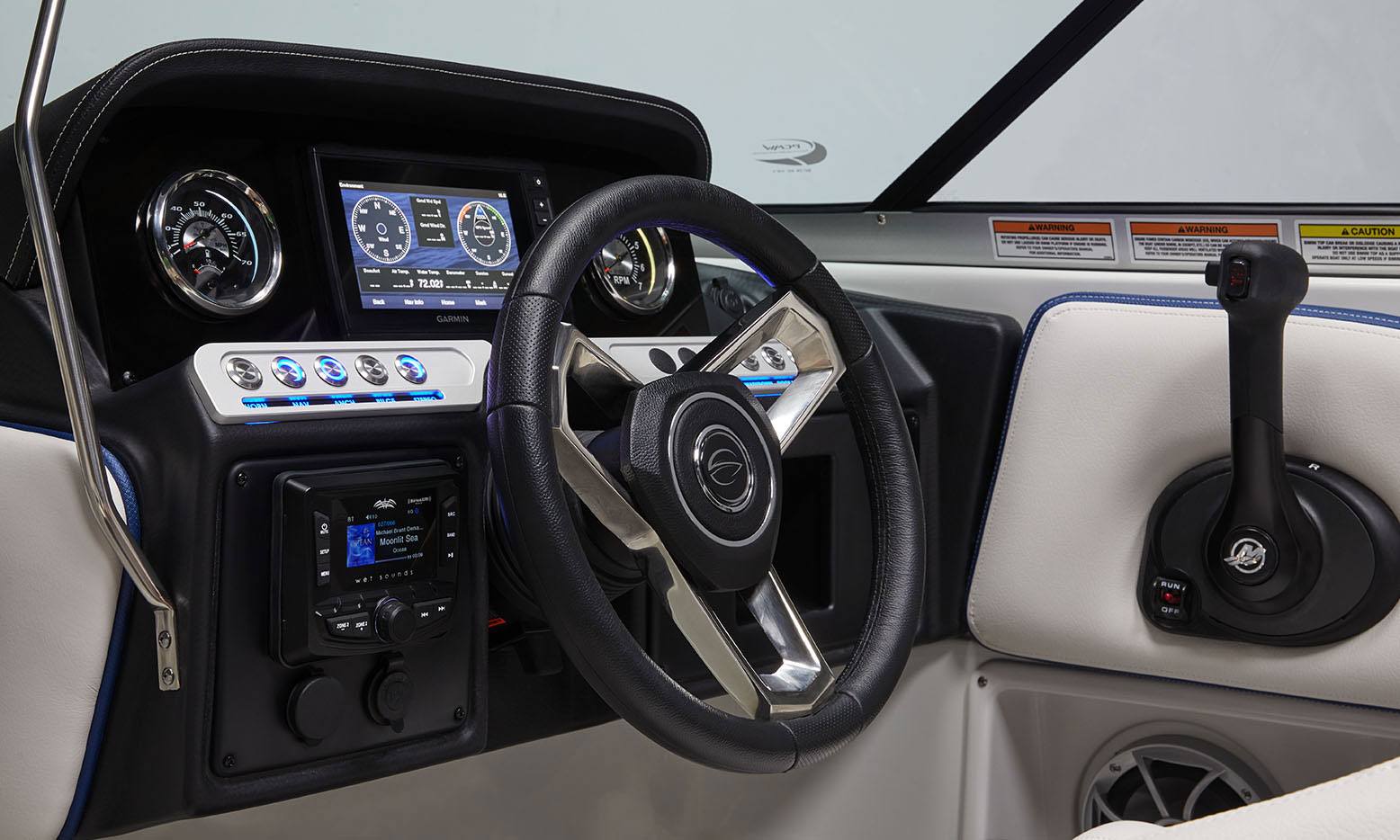 E220 XS marketing photo
