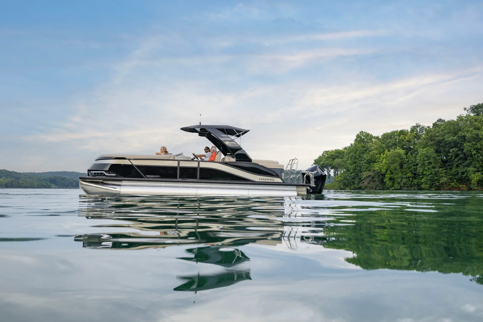 GRAND MARINER 230 marketing photo