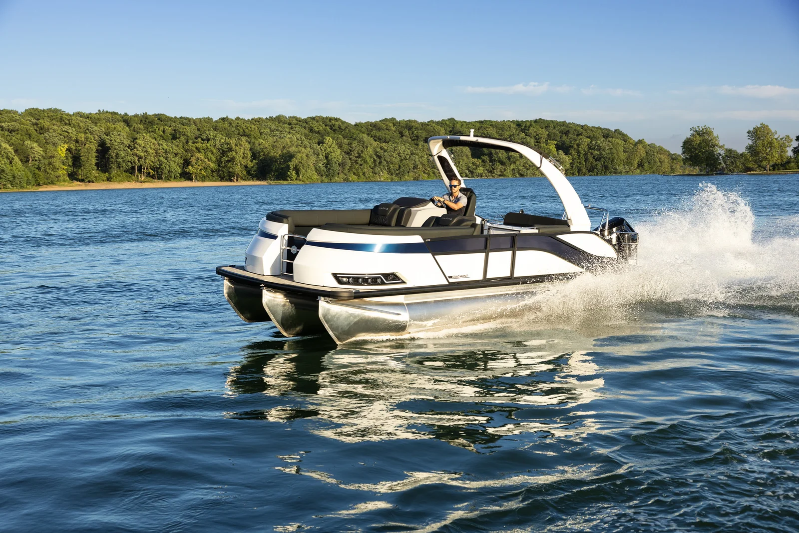 GRAND MARINER 250 marketing photo