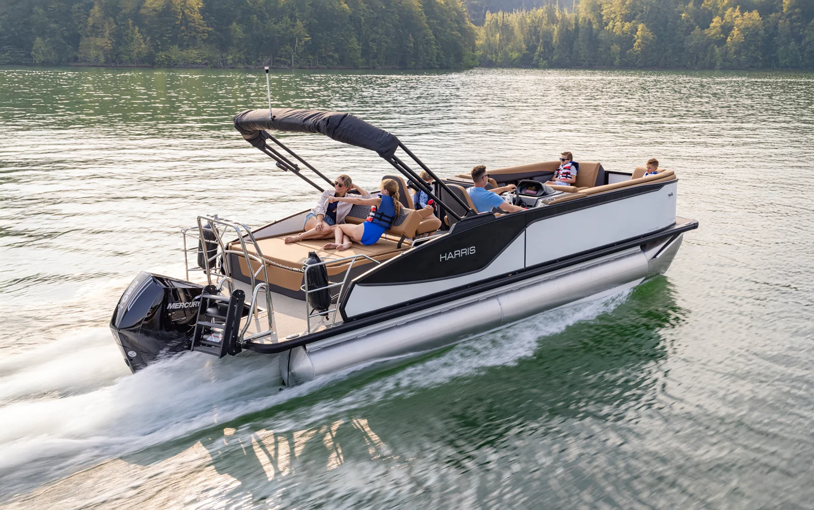 SUNLINER 250 marketing photo