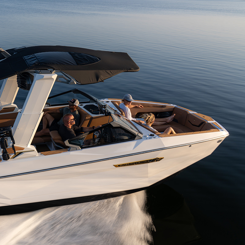 Super Air Nautique G25 marketing photo