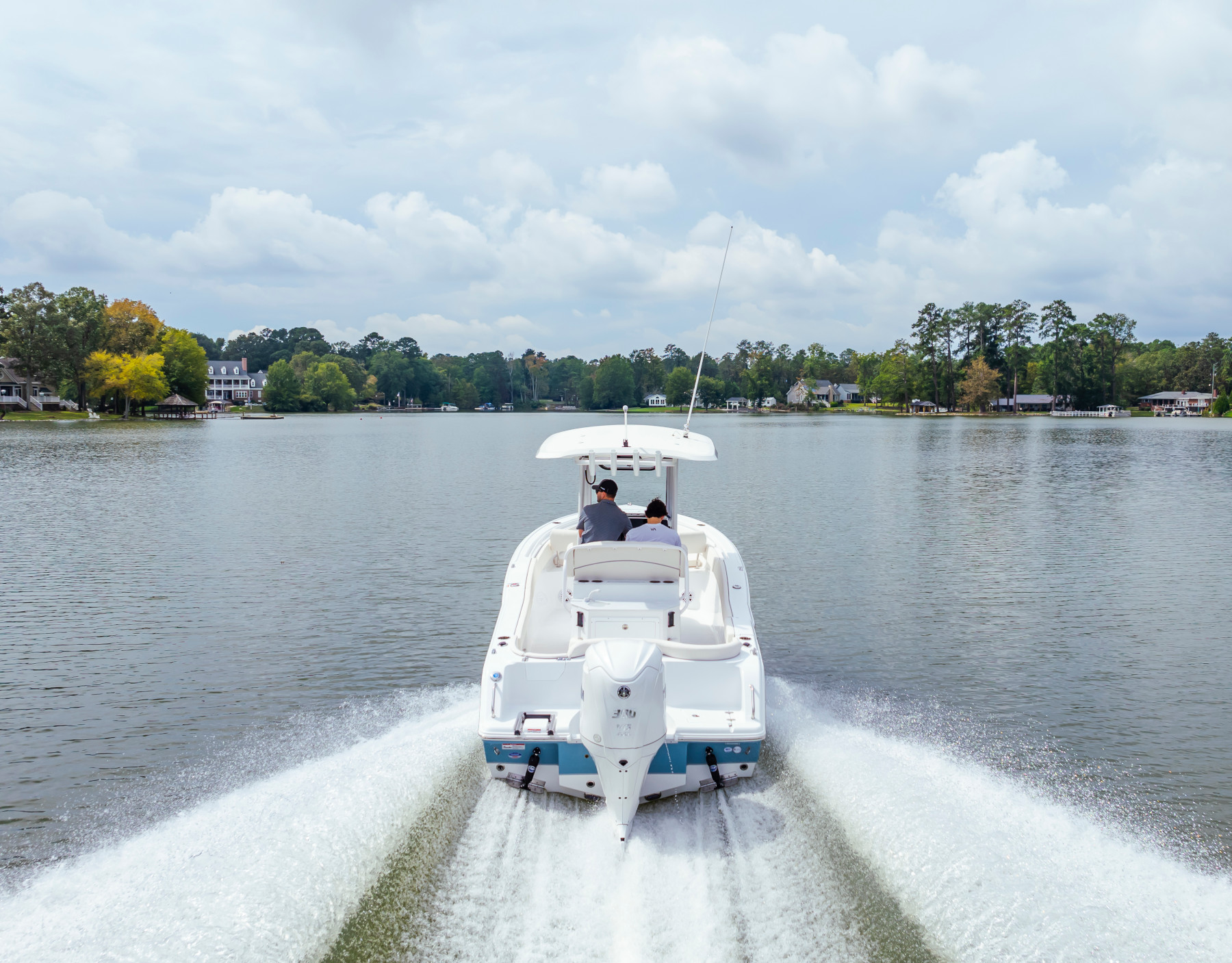 ULTRA 245SE marketing photo