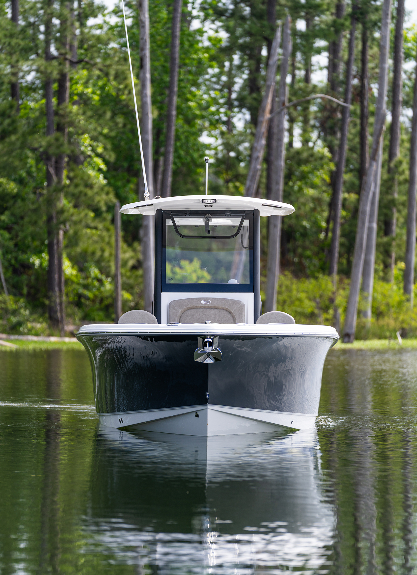 ULTRA 255SE marketing photo